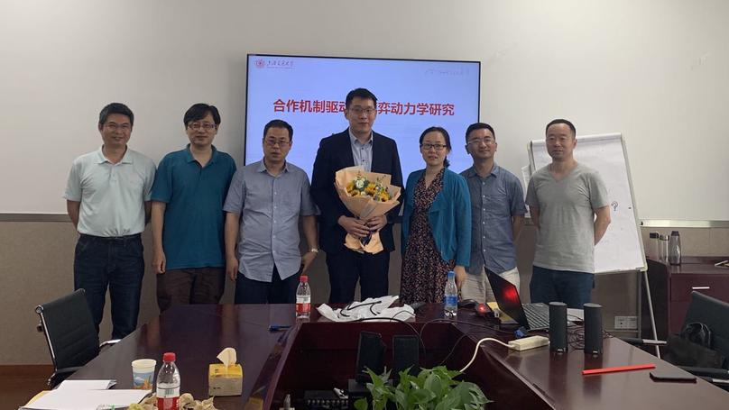 Deng Chuang passed the thesis defense for PHD successfully.